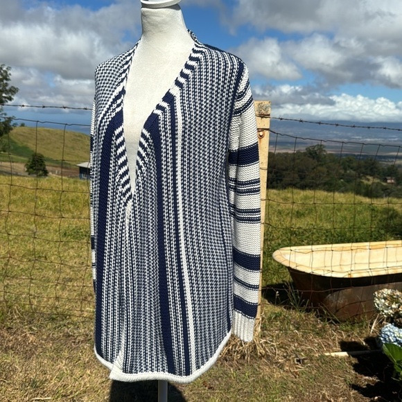 Ann Taylor Blue Striped  chunky knit Nautical Cardigan XXS petite - Picture 3 of 8
